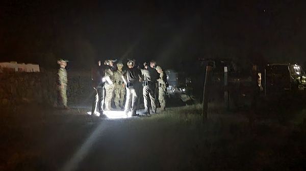 DPS troopers, Texas National Guard soldiers, and Border Patrol agents prepare to search for the migrants attempting to avoid apprehension. (Bob Price/Breitbart Texas)