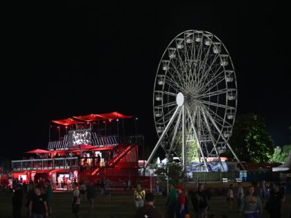 18 August 2024, Saxony, Großpösna: The Ferris wheel on the festival grounds at the Highf