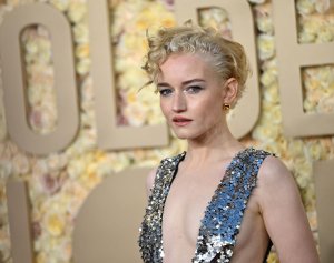 Julia Garner is an injured dancer trapped in 'Apartment 7A'